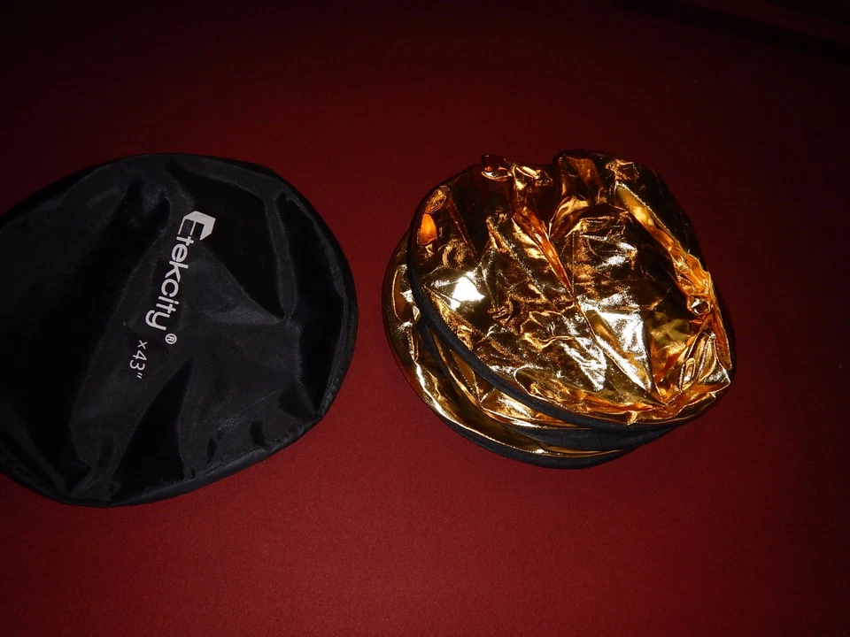 Etekcity 43 Inch Round Gold/Silver/White/Gray Mulit Collapsible disc Reflector - Image 3 of 4