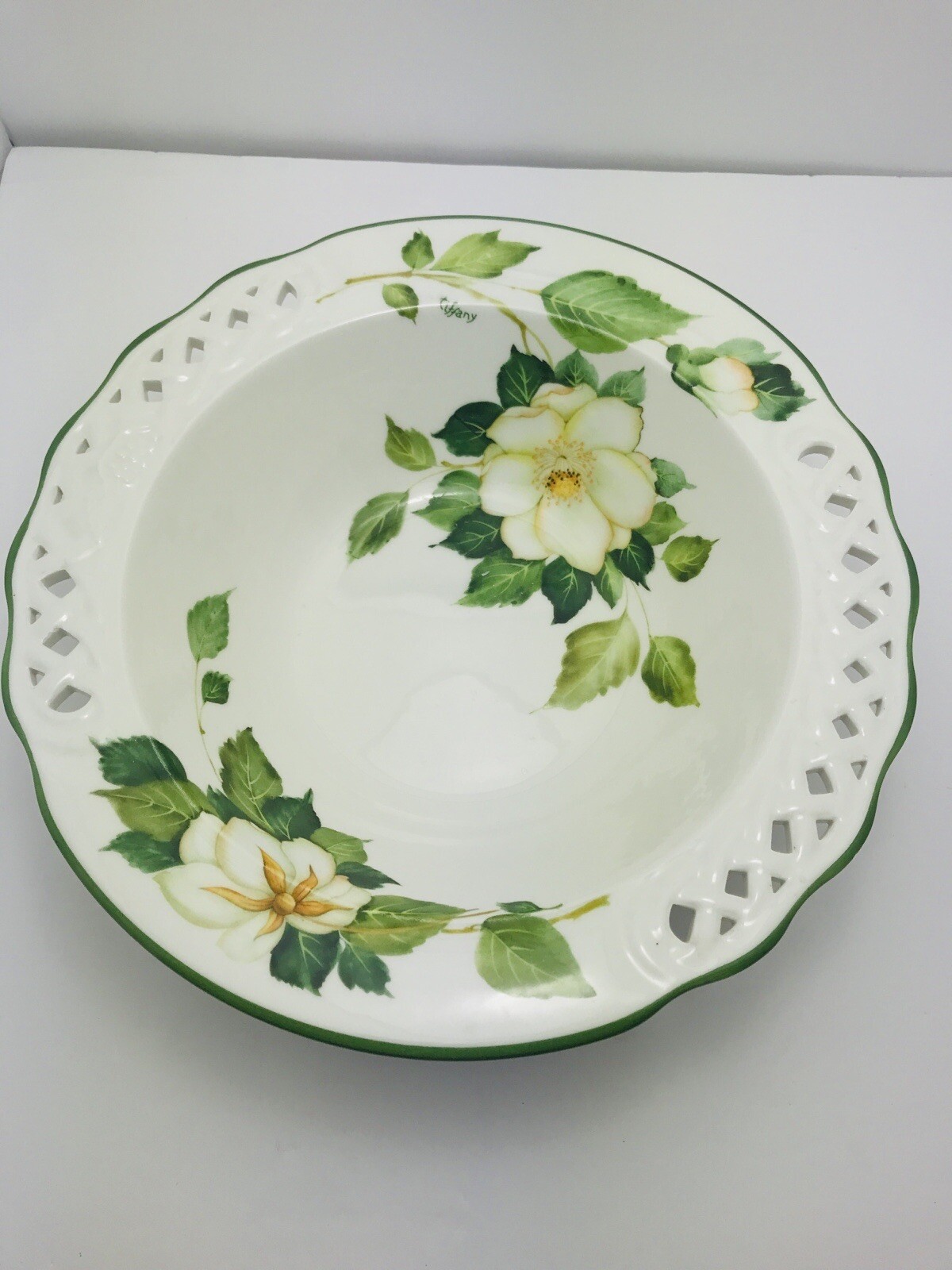 Vtg BRUNELLI SERVING BOWL TIFFANY ITALY Magnolia Flowers Pierced Lattice Rim Duży zysk, niska cena