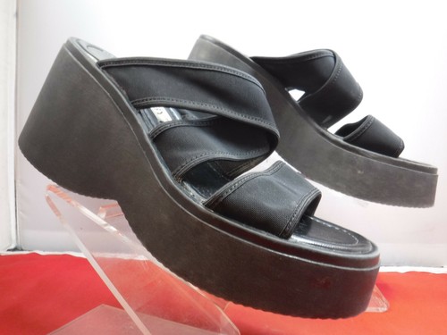 90s black wedges