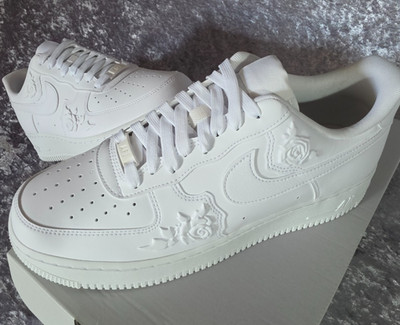 Original Nike Air Force 1 ´07 Roses Gr.42,5 UK8 White Weiß HF2016 100 Rose Schuh