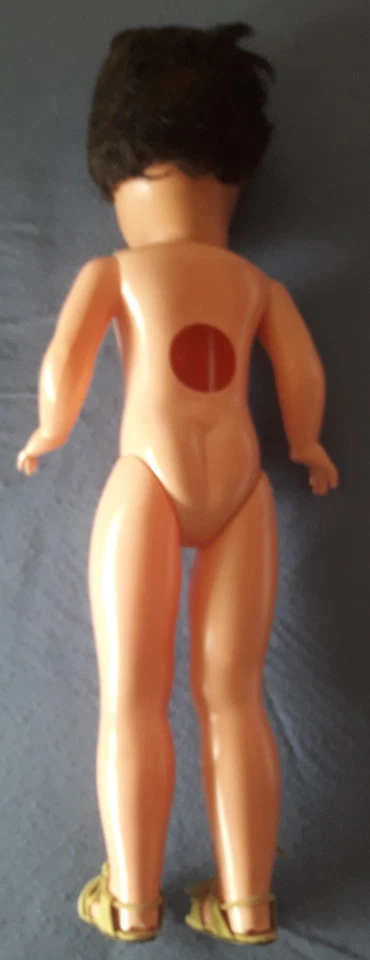 Puppe ohne Kleidung vollständig aus Plastik mit braune Haare - Bild 3 von 3