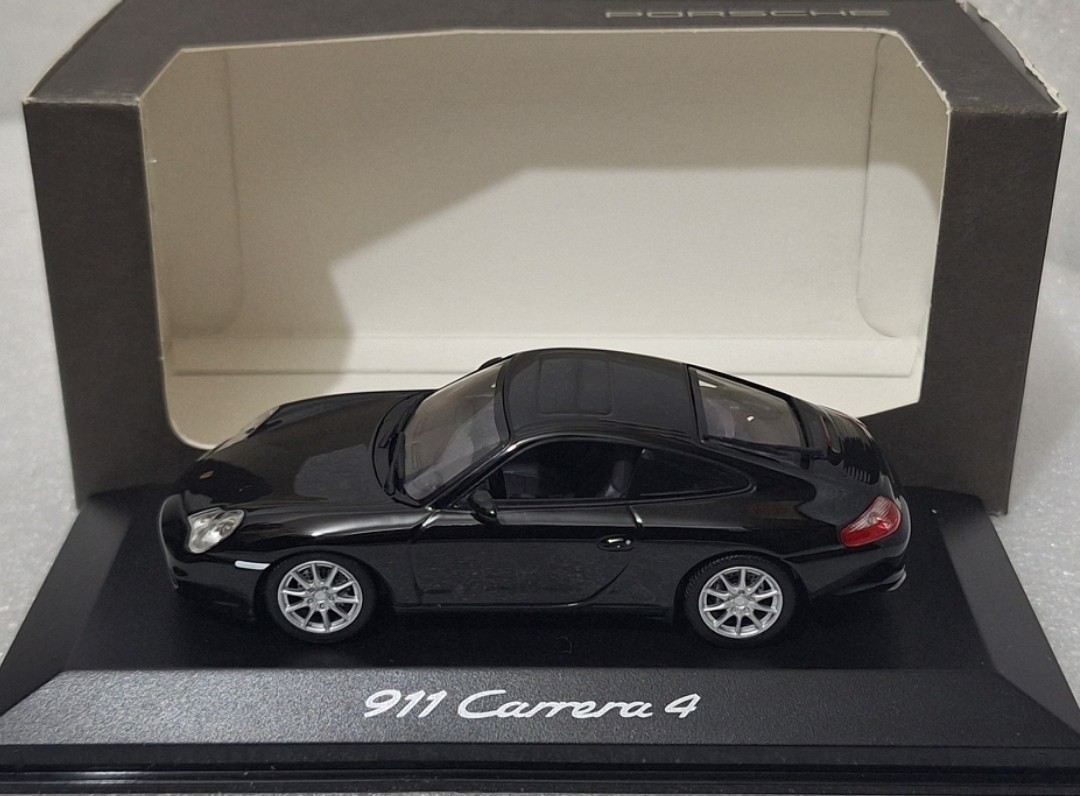 Porsche 911 (996.II) Carrera 4 2002 Black 1:43 Minichamps WAP 020