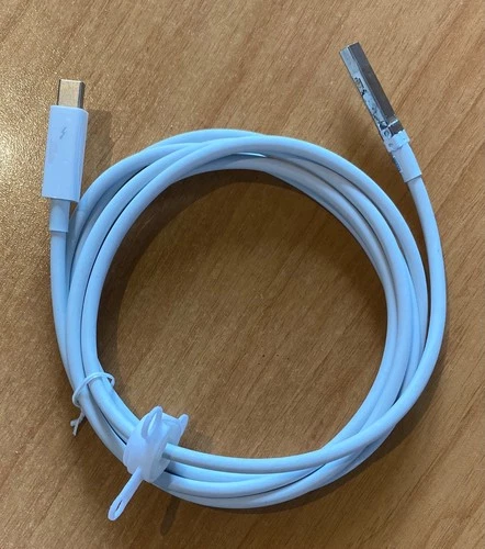 New Cable for Apple Thunderbolt Display A1407