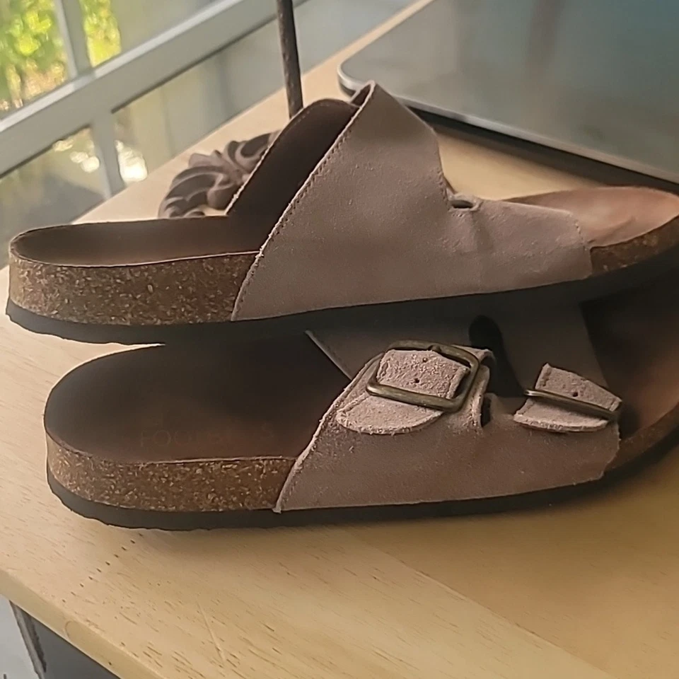 Sandalia para mujer White Mountain talla 9 Helga plana tostada malva marrón gamuza hebilla Foto 3 de 4