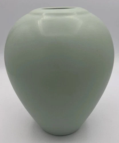 Haeger Vintage Urn Pottery Vase 7 1/2 In Light Green Matte Finish USA