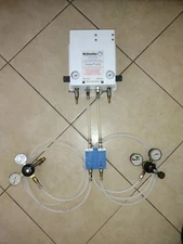 McDantim Trumix Double Co2/N2 Gas Blender With Regulators Attached