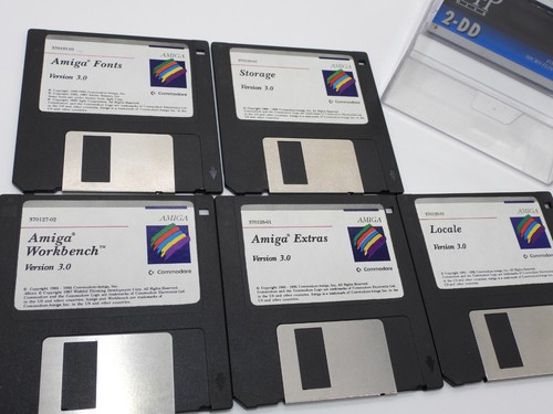 COMMODORE AMIGA Workbench 3.0 Disketten in Box. Schwarz! - Bild 2 von 3