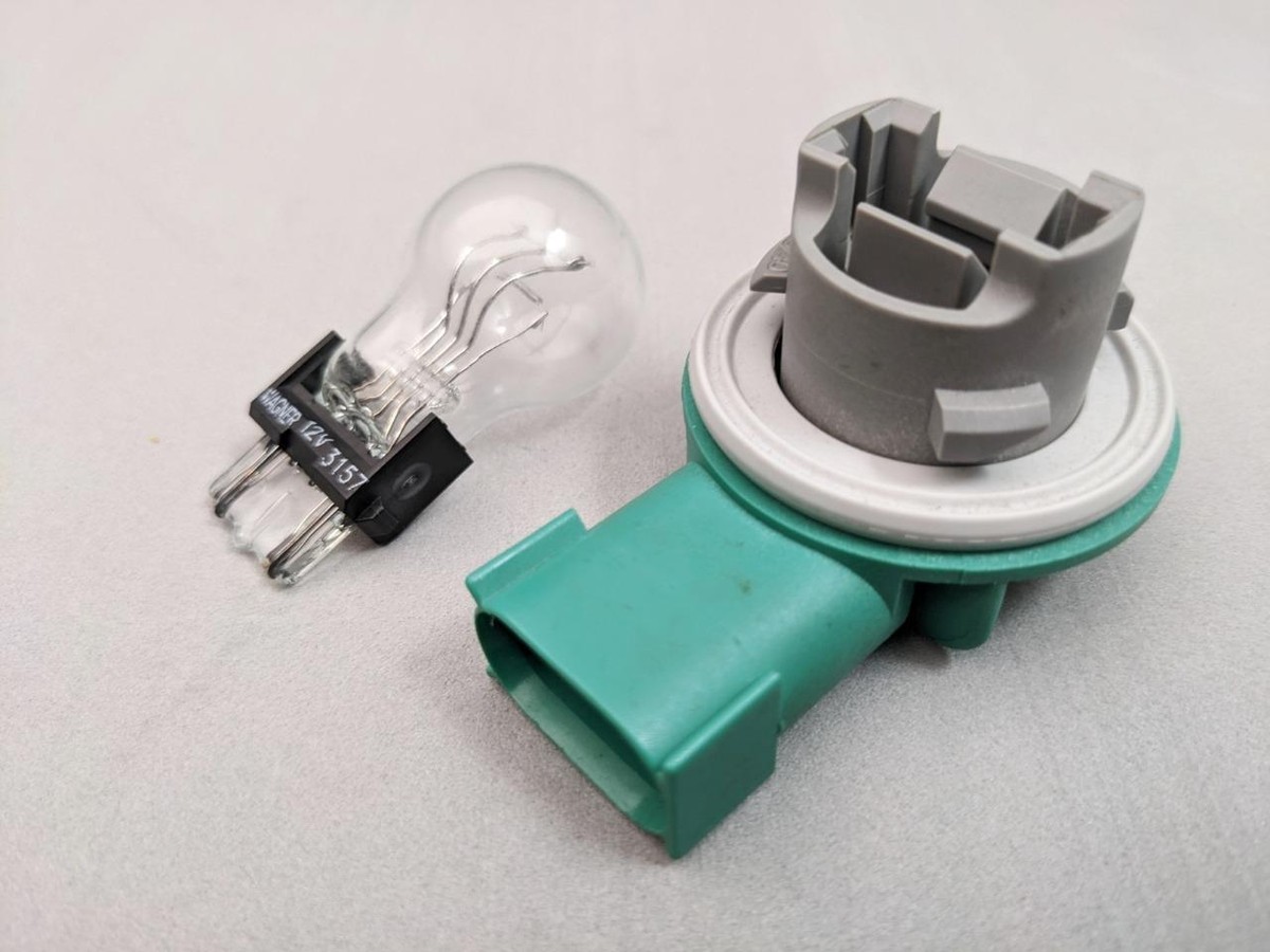 Dodge (68036507AA) WVE by NTK 1P1825 Back Up Light Bulb