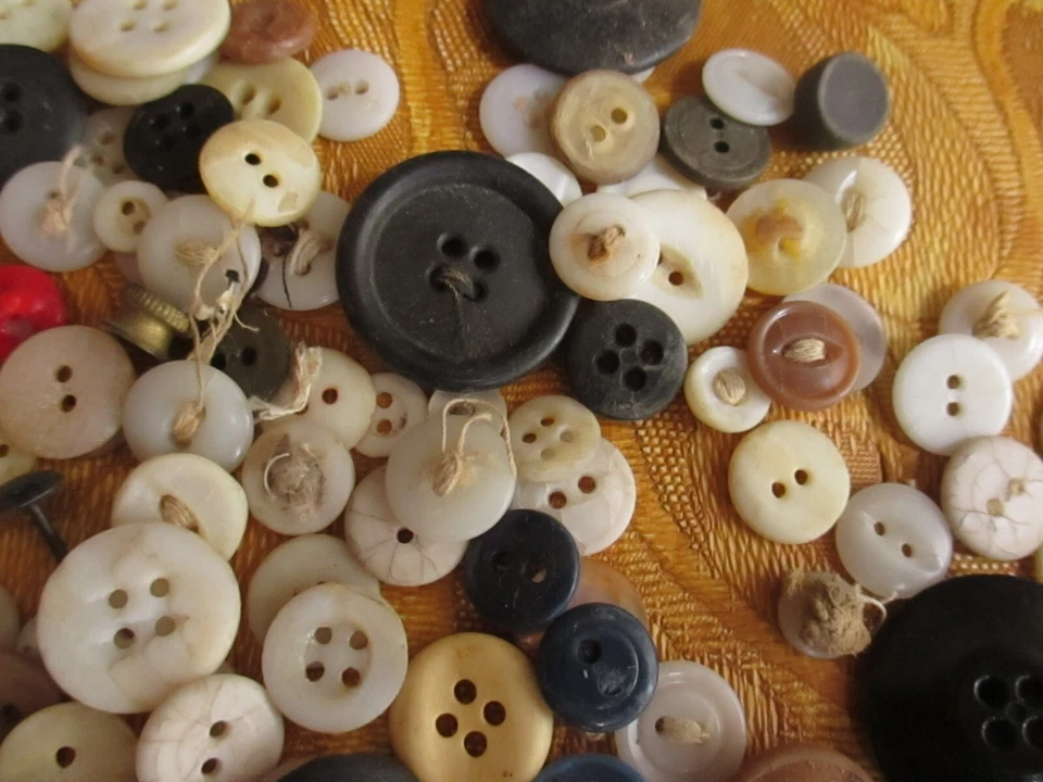 Antique 15 oz Lot Bone MOP Dress Sewing Buttons Tin Bakelite Sewing Buttons Gry - Image 3 of 4