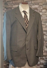 Jos A Bank beige Two Button Men's Wool Suit With Pleated Pants Size 42R