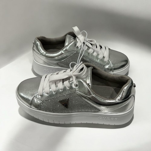 Zapatillas Mujer Guess WGlennza Talla 9 1/2 Metálicas Plateadas Con Cordones - Imagen 3 de 6