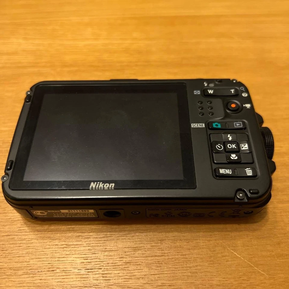 Cámara digital Nikon COOLPIX AW100 impermeable zoom 5x tarjeta SD de 16 GB incluida Foto 4 de 4