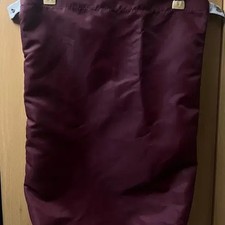 Les Unreleased Pouch Official