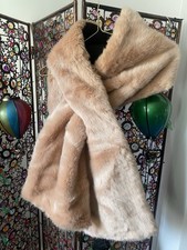 Neuer Flauschiger Schal In Altrosé Von Zara