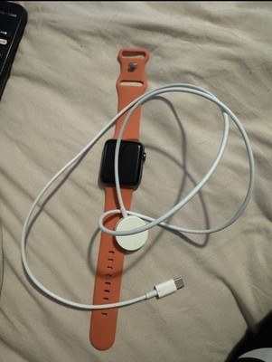 Apple Watch Series 3 Nike+ 42mm GPS Gray Aluminum Orange Silicone Band
