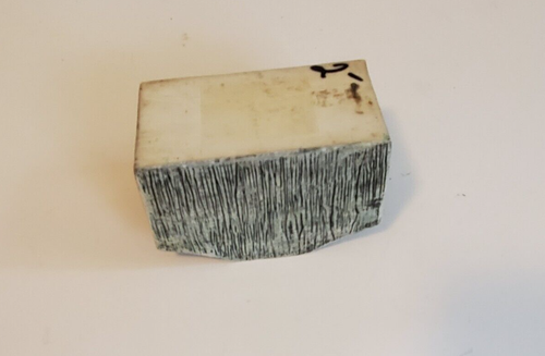 A Wildlife Animal Range Wolf Desktop Business Card Holder Resin Not Branded - Picture 9 of 11