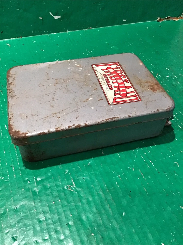 Vintage William V MacGill First Aid Box est 1904 Antique Metal Wall Mount Handle - Image 3 of 4