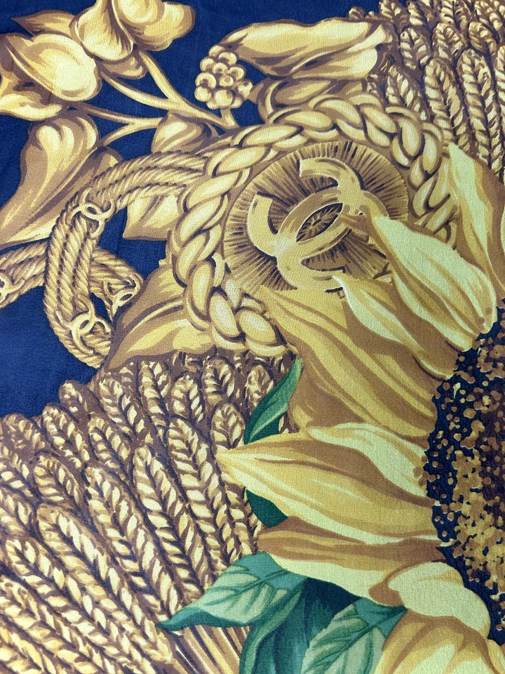 Auténtico chal vintage "CHANEL" Foto 4 de 4