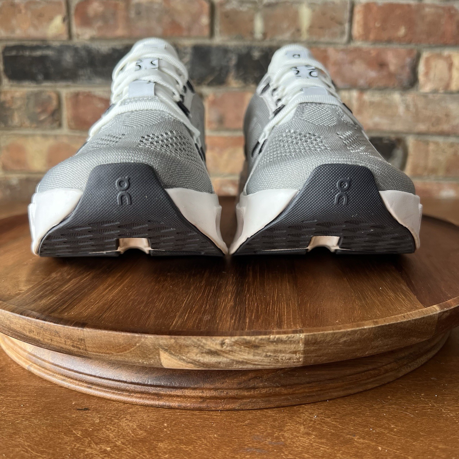 On Cloud Cloudeclipse Max Cushion Road Running Sn… - image 24