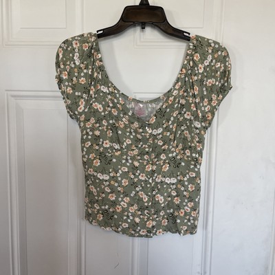 No Boundaries Jr Top Size Medium 7-9. 