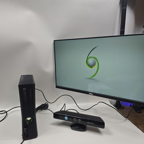 Xbox 360 S Console Bundle 250GB Kinect Cables 2 Games Tested and working Read - Picture 2 of 24