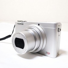 Fujifilm XQ1 Compact Digital Camera Silver Used Excellent