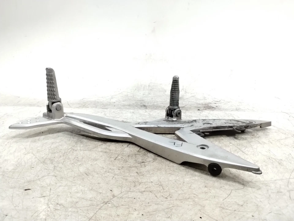 06-08 Soporte de montaje de clavija de pie delantero trasero izquierdo Kawasaki Ninja EX 650 EX650R Foto 4 de 4