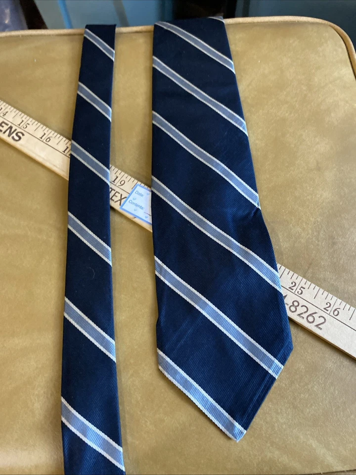 Gravata Talbots Vintage Masculina Listrada Preta e Prata Clássica Casamento Igreja - Imagem 4 de 4