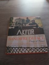 Friedensflaggen. ­Flaggen des Friedens. KFOR 4. NATO Mission im Kosovo Armee