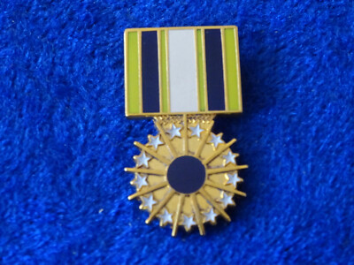 US Air Force Distinguished Service Medal als Hut Pin Hatpin