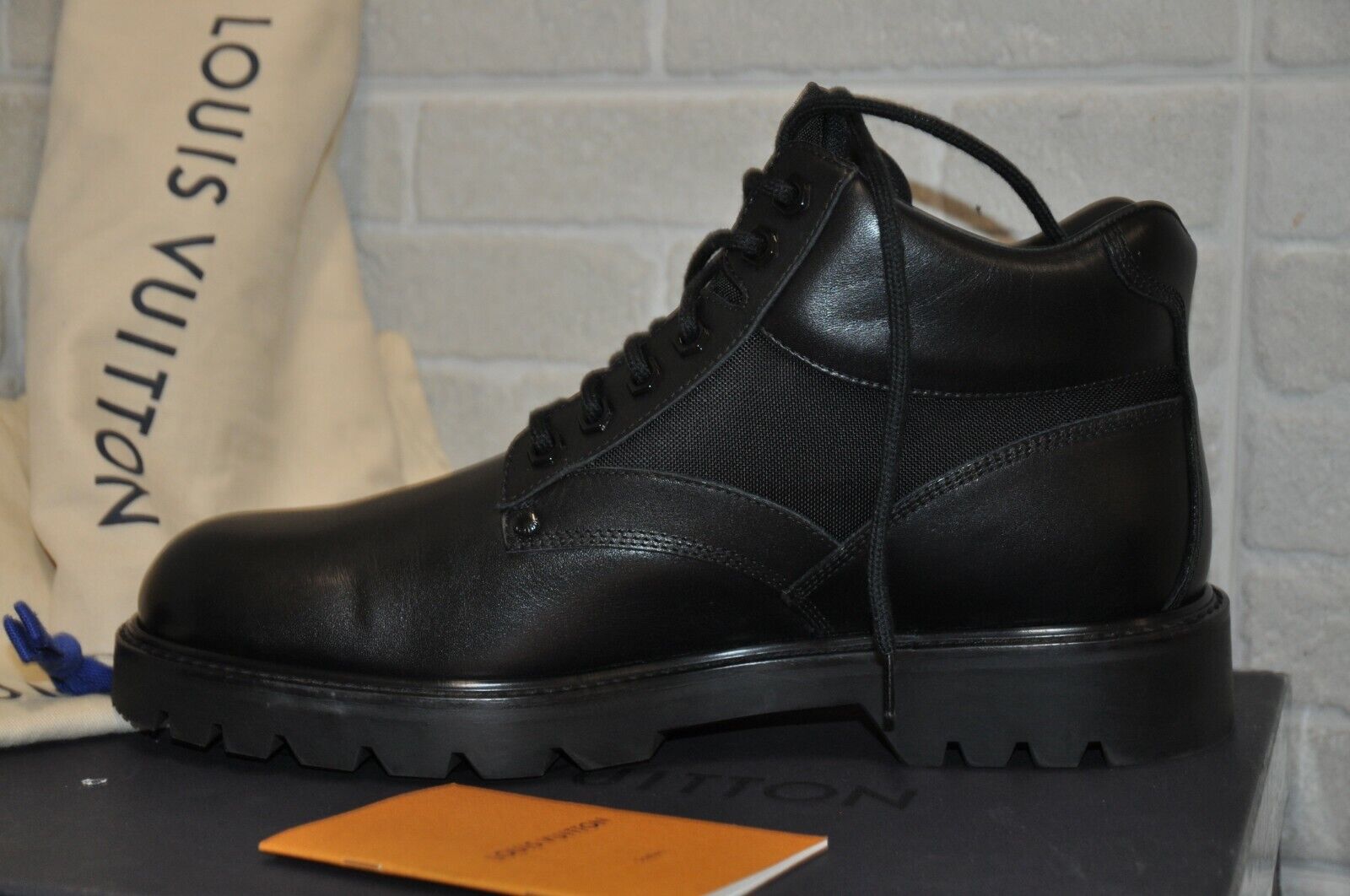 Louis Vuitton Bota Oberkampf Nigo Vuitton Negro Cuero ref.444435