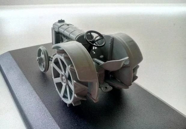 Model. Tractor Fordzon Putilovez 1924 Hachette. Scale 1:43 - Image 2 of 2