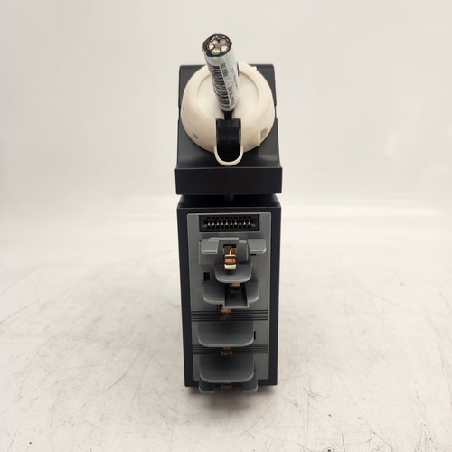 APC PDM3520IEC309-560 IT Power Distribution Module | Cut Cord, Untested - 第 3/6 張圖片