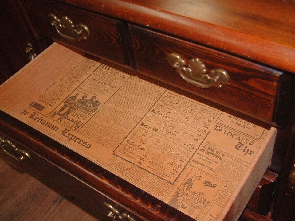 Cómoda vintage de madera de pino de los años 50 con espejo, original 6 1/2 pies X 62 X19 Foto 4 de 4