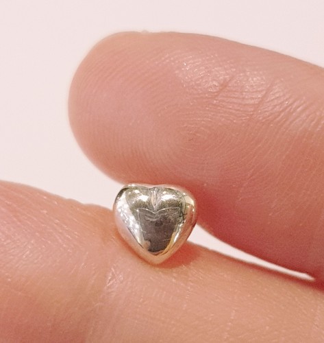 Real 925 Sterling Silver Heart White Stud Earrings Round Shape Matt SV - Picture 4 of 4
