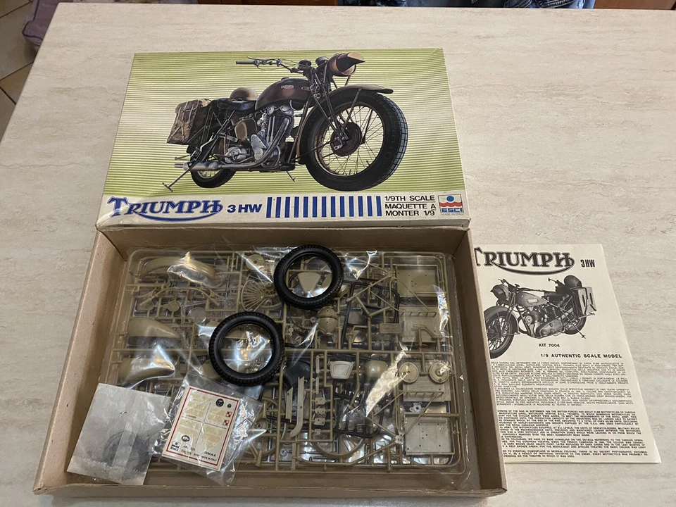 Rarissimo Kit moto Triumph 3 HW Esci cod. 7004 scala 1:9 nuovo da collezione - Immagine 4 di 4