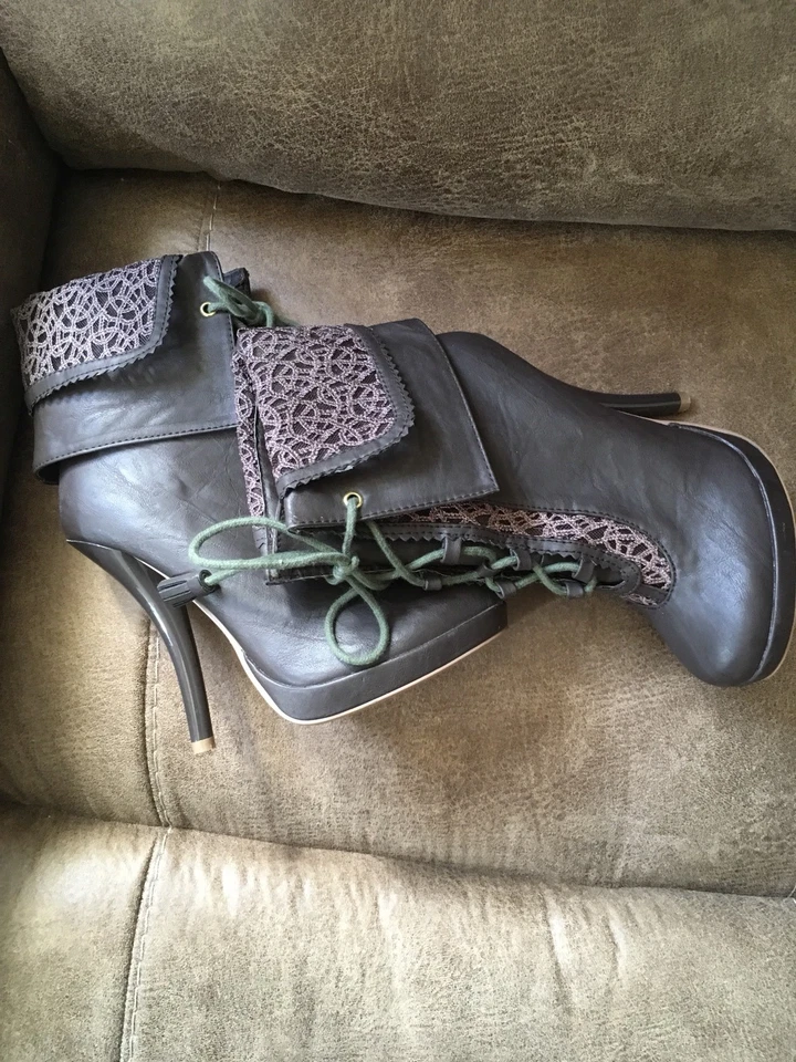 LILIANA 棕色皮革蕾丝连衣裙靴/尺寸 6 * * 全新 — 第 4/4 张图片