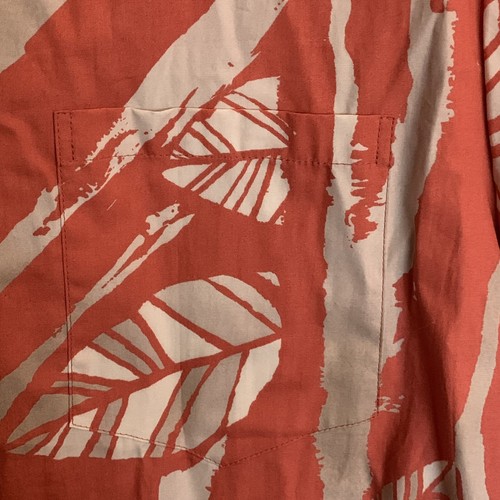 Hilo Hatti Hawaiian shirt SMALL Button Up Coral and Off White Khaki Floral Leave - Picture 4 of 7