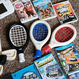 Nintendo Wii U White Console 8GB Bundle - 4 Player Remote Set & 20+ Game Lot