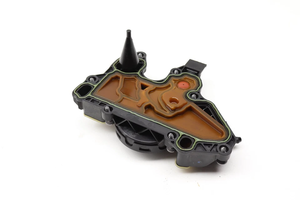 Audi TT QUATTRO 2016-2023 2,0 L - PVC/separador de aceite del motor 06K103495BL Foto 3 de 4