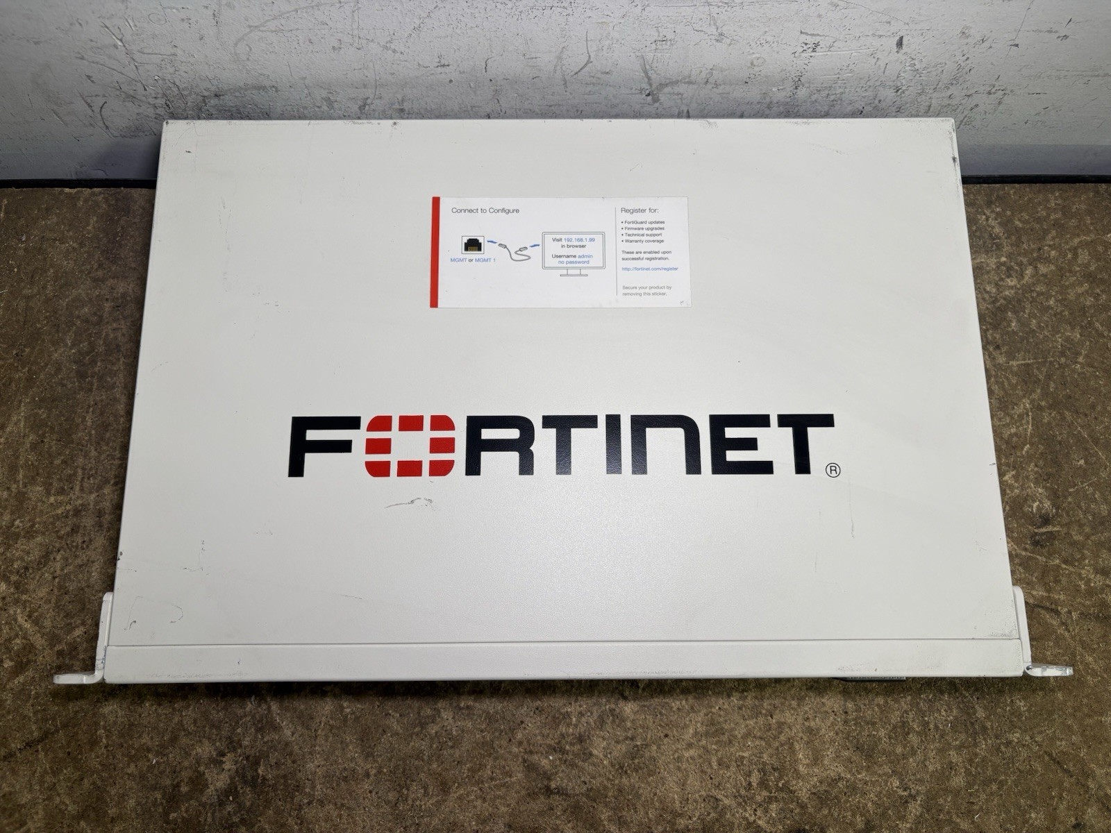 как выглядит Fortinet FortiGate 201E Security Firewall Network FG-201E 14-Ports Registered фото