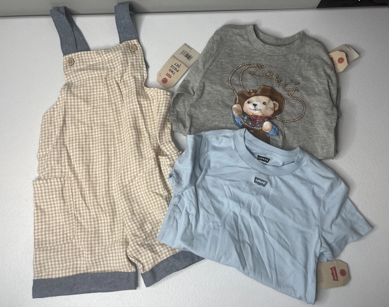 Levi’s Toddler Boy Clothing Lot Cowboy Bear Tshirt Shortalls Sz 4t