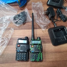 BAOFENG UV-5R TWO WAY HAM RADIO 5W VHF UHF DUAL BAND WALKIE TALKIE TRANSCEIVER  