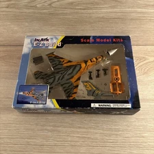 InAir E-Z Build Model Kit 1/72 - F-16 Falcon Tiger Stripe Warbirds New In Box