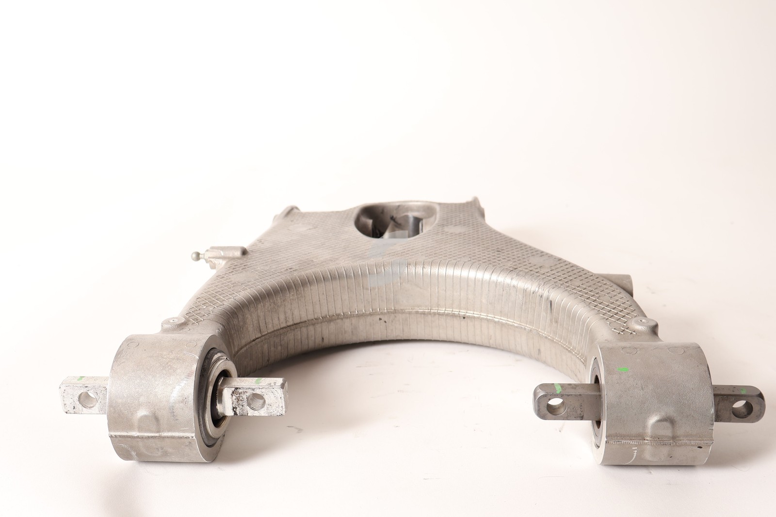 FEU-911175-A1 COMPL. RH REAR LOWER ARM - RED PAINT  Ferrari - Used Parts USED