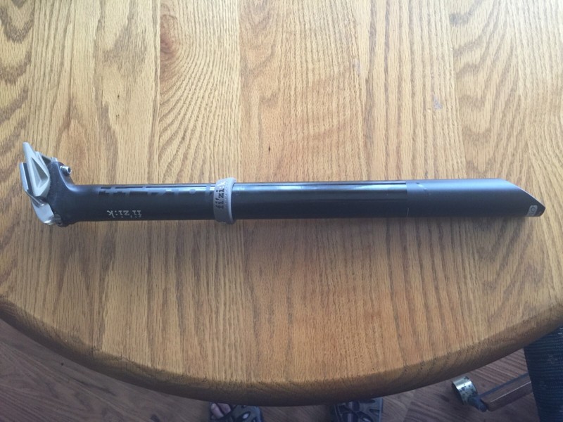 Fizik Cyrano R3 Seatpost: 30.9 x 400mm