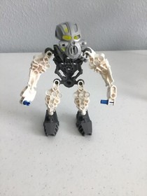 Lego Bionicle: Mazeka - 8954 - Complete w/ Manual - Read Description