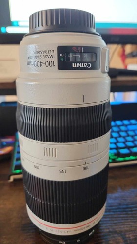 Canon 7D Mark II DSLR Camera + Battery x 2 Shutter Count 259 + Lenses as shown - Picture 5 of 6