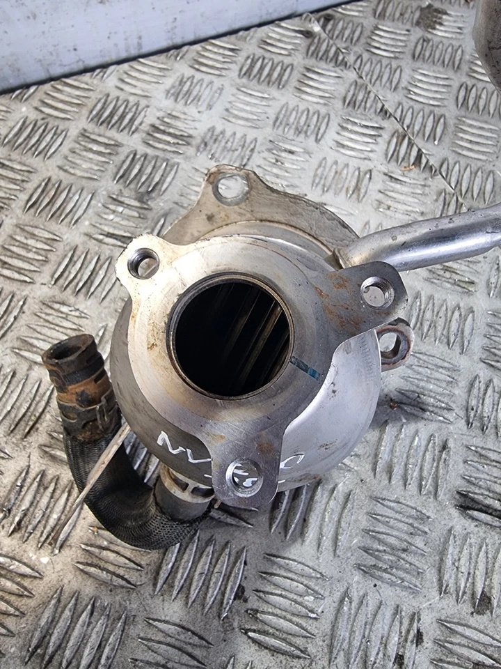 NISSAN NV250 EGR REFRIGERADOR 147359823R 1,5 L DIÉSEL PANEL MANUAL FURGONETA 2020 EGR refrigerador Foto 3 de 4