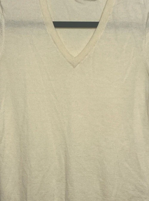 Suéter Three Dots Ligero 100% Cachemira Cuello en V Crema Talla Pequeña Foto 3 de 4